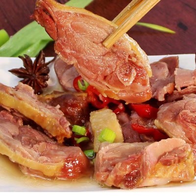 （厂家发货）美味新鲜风干身腊鸭腿腿咸鸭腿肠腊肉批发零售餐饮图3