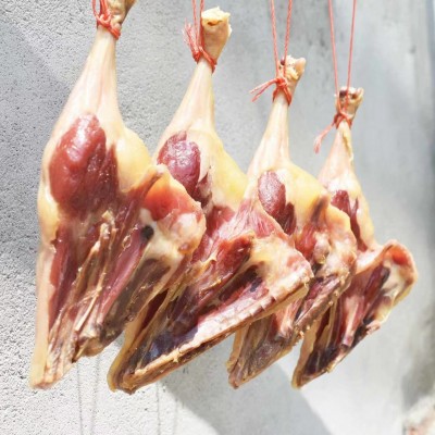 （厂家发货）美味新鲜风干身腊鸭腿腿咸鸭腿肠腊肉批发零售餐饮图2