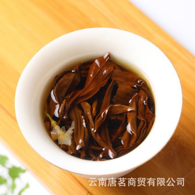 批发 2023 茉莉花味红茶 五窨工艺 凤庆滇红茶 一芽一叶毛峰 散装图6