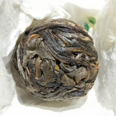 厂家批发云南普洱茶早春老树手工茶勐海8克散装茶 生茶龙珠图2