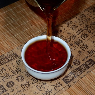 云南茶树王普洱茶批发 普洱熟茶茶饼 陈年金针357g茶叶 普洱茶图3