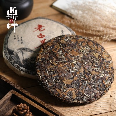 福鼎白茶2005贡眉寿眉枣香老白茶批发干仓存放自然转化茶叶老茶饼图2