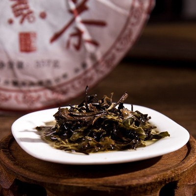 猪年纪念版茶饼阳春白雪老白茶新品贵州茶福鼎白茶357克礼盒批发图4