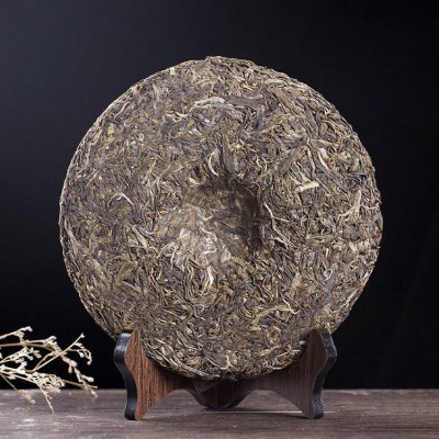 冰岛一口料普洱生茶 云南临沧大叶种晒青毛七子饼春茶 普洱茶图4
