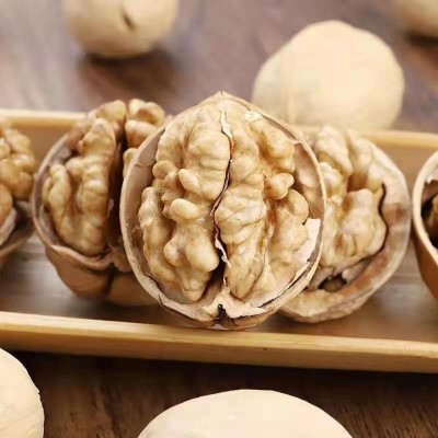 炒核桃奶香椒盐薄皮新疆纸皮核桃 送夹子 新货坚果零食批发熟核桃图2