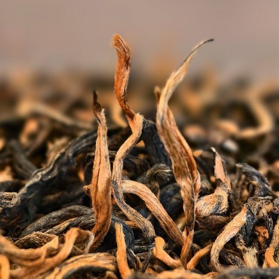 云南凤庆滇红古树红茶散茶批发小罐装袋装滇红金针全芽茶叶自己喝图3