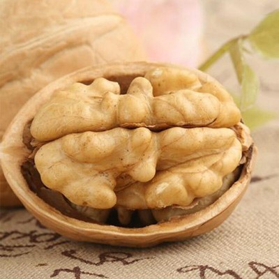 阿克苏纸皮核桃 新疆特产 手捏185纸皮核桃 批发 原味生核桃图3