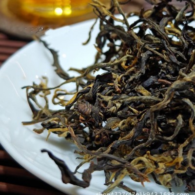 云南普洱茶滇红茶晒红茶头春蜜香型大树茶功夫红茶散装源头批发图3