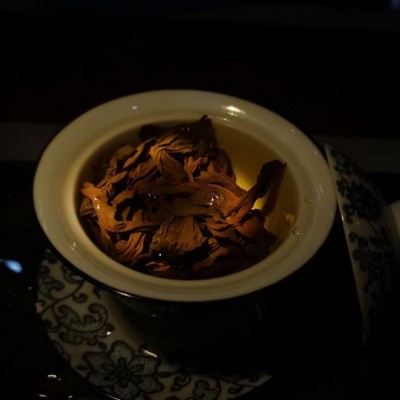 云南普洱茶滇红茶晒红茶头春蜜香型大树茶功夫红茶散装源头批发图4