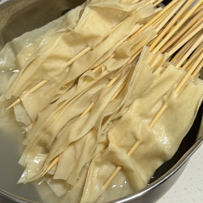 厂家直销童年老式本溪豆皮串烧烤炸串火锅串串钵钵鸡食材批发图5