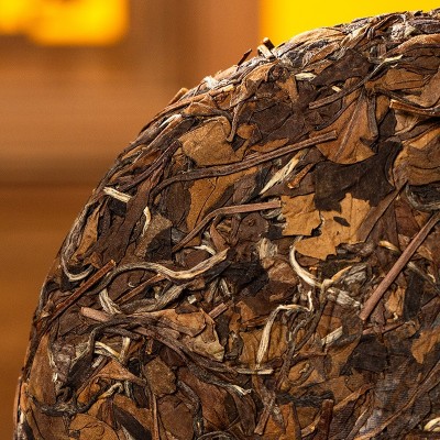 2015年福鼎白茶高山陈年老寿眉贡眉茶饼正宗福建老白茶350g批发图2