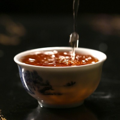 2015年福鼎白茶饼老贡眉老白茶龙年正宗太姥山枣香陈年厂家批发图4