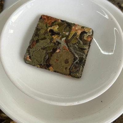 源头厂家批发福鼎茉莉白茶小方片饼干茶独立包装图3