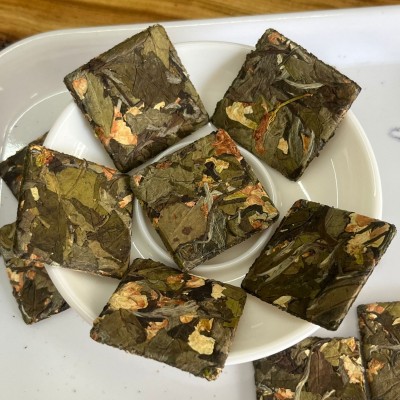 源头厂家批发福鼎茉莉白茶小方片饼干茶独立包装图4
